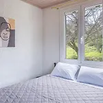 Salty Pebble House Дом отдыха