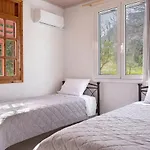 Salty Pebble House * Фискардон