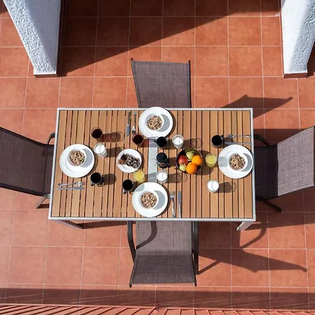 بيت للعطل Salty Pebble House فيسكاردو