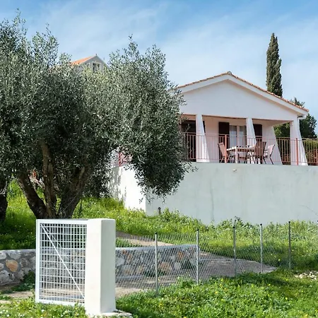 Salty Pebble House 度假居